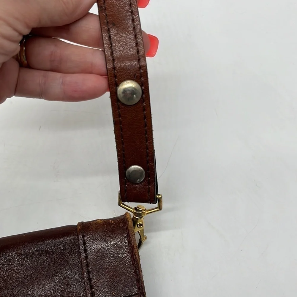 Bond Street Italy Vintage Leather Satchel. BRN3805C